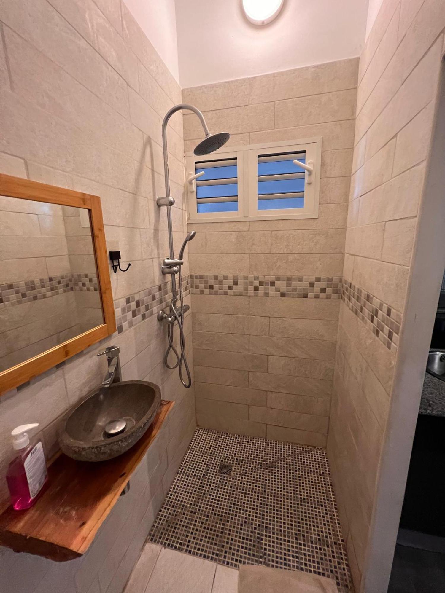 L'Escale Zen Apartment Saint Pierre Ngoại thất bức ảnh